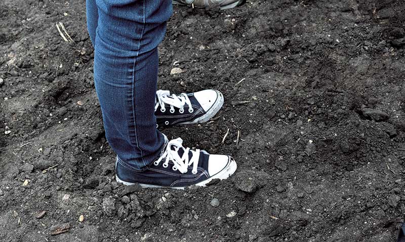 Many attendees were envious about the muck soil at Gumz Farms.