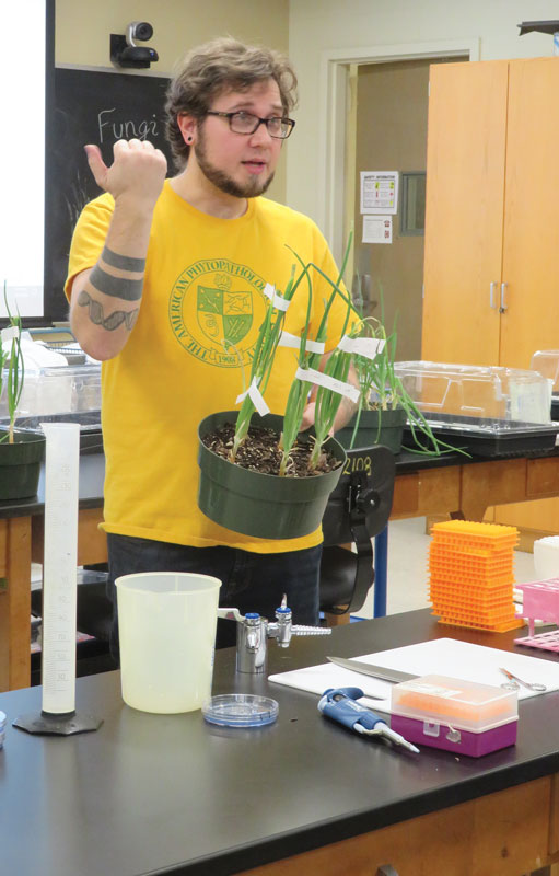 Stop the Rot co-principal investigator Brian Kvitko trains more than 20 project scientists on the standardized procedures used for onion bacterial sample collection and processing during a workshop on Feb. 4 in Athens, Ga. 